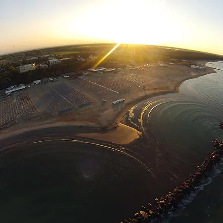 Отель Color King Marte Village Лидо-ди-Классе