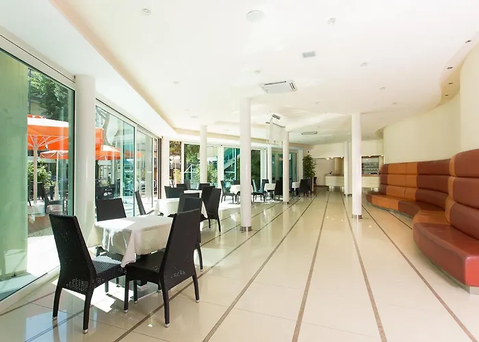 Hotel Color King Marte Village