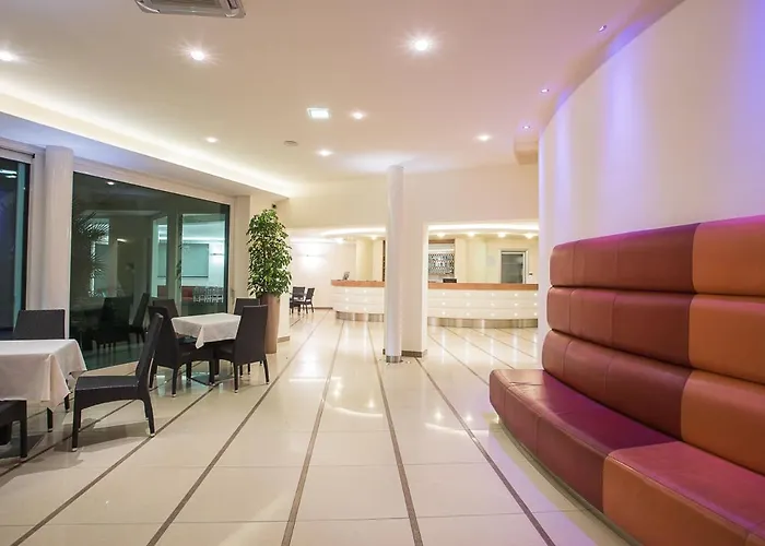 Hotel Color King Marte Village